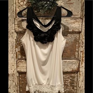 Maurice’s black & cream tank